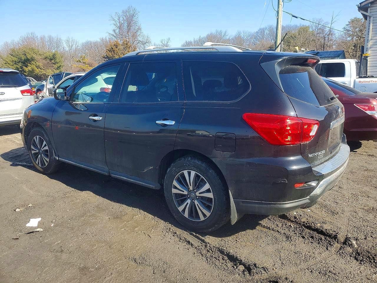2017 NISSAN PATHFINDER