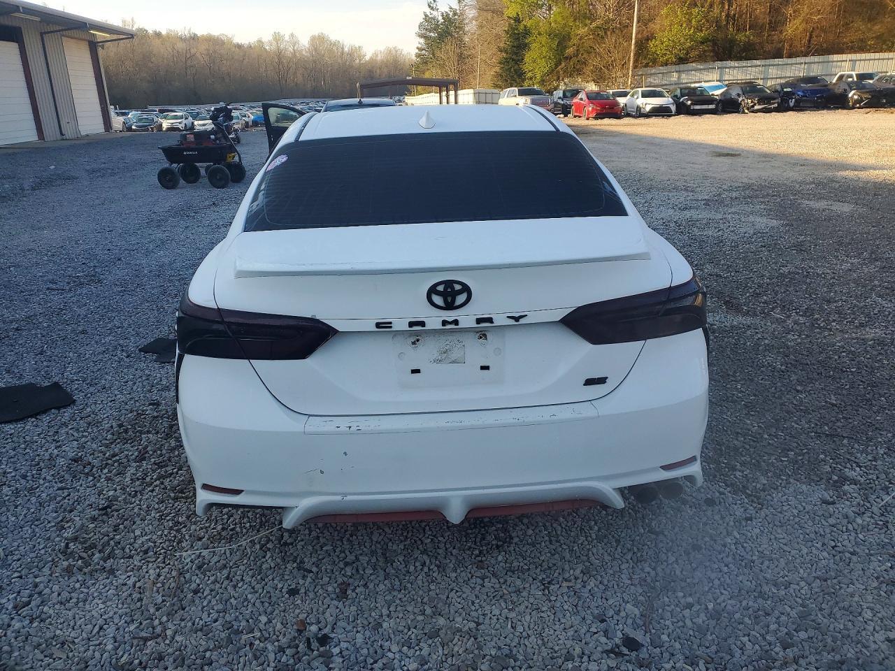 2018 TOYOTA CAMRY