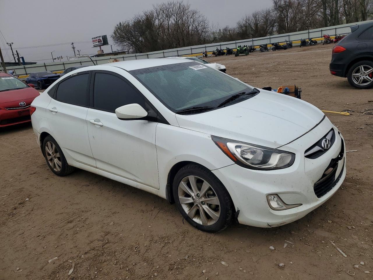 2013 HYUNDAI ACCENT