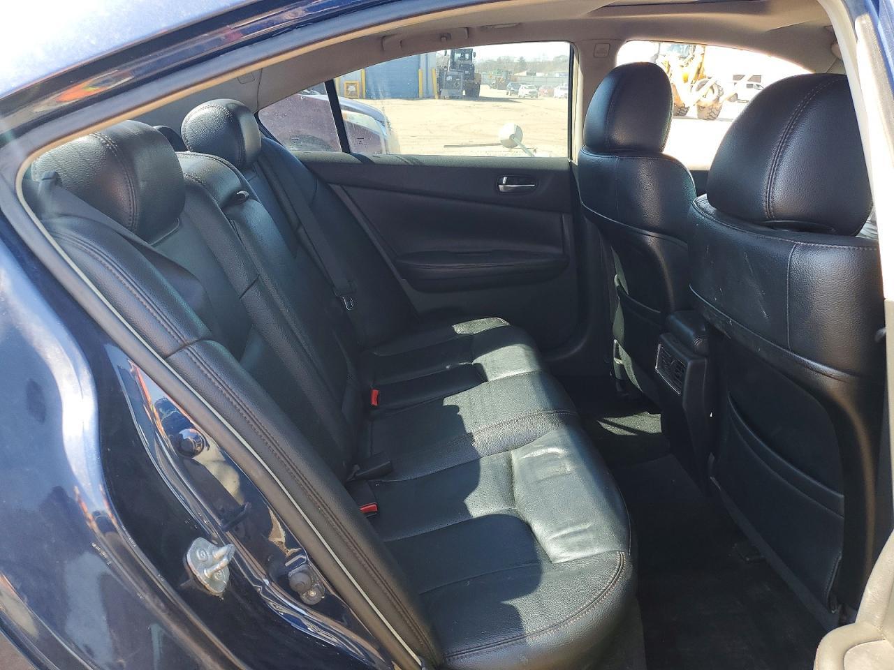 2011 NISSAN Maxima
