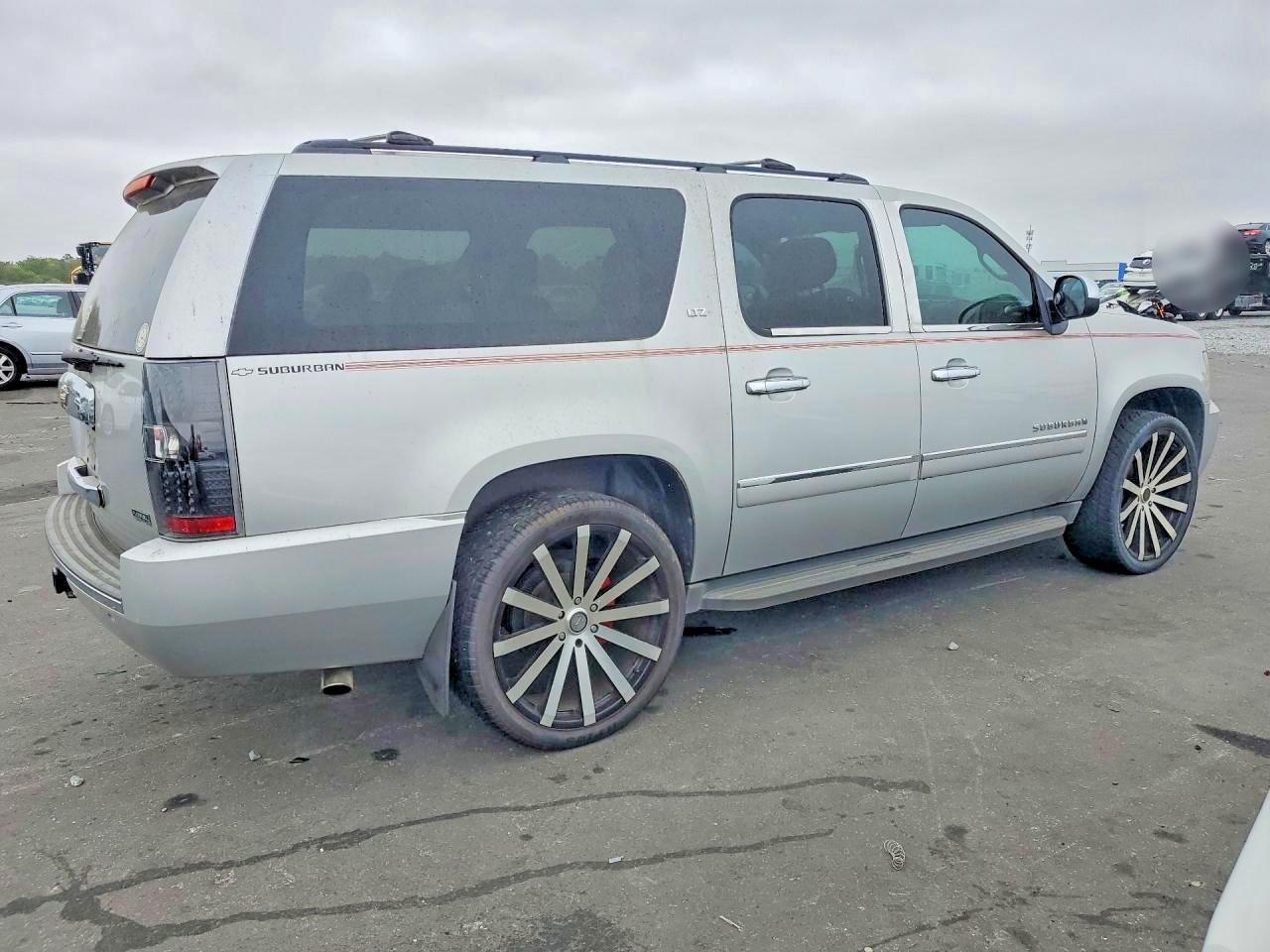 2011 CHEVROLET Suburban