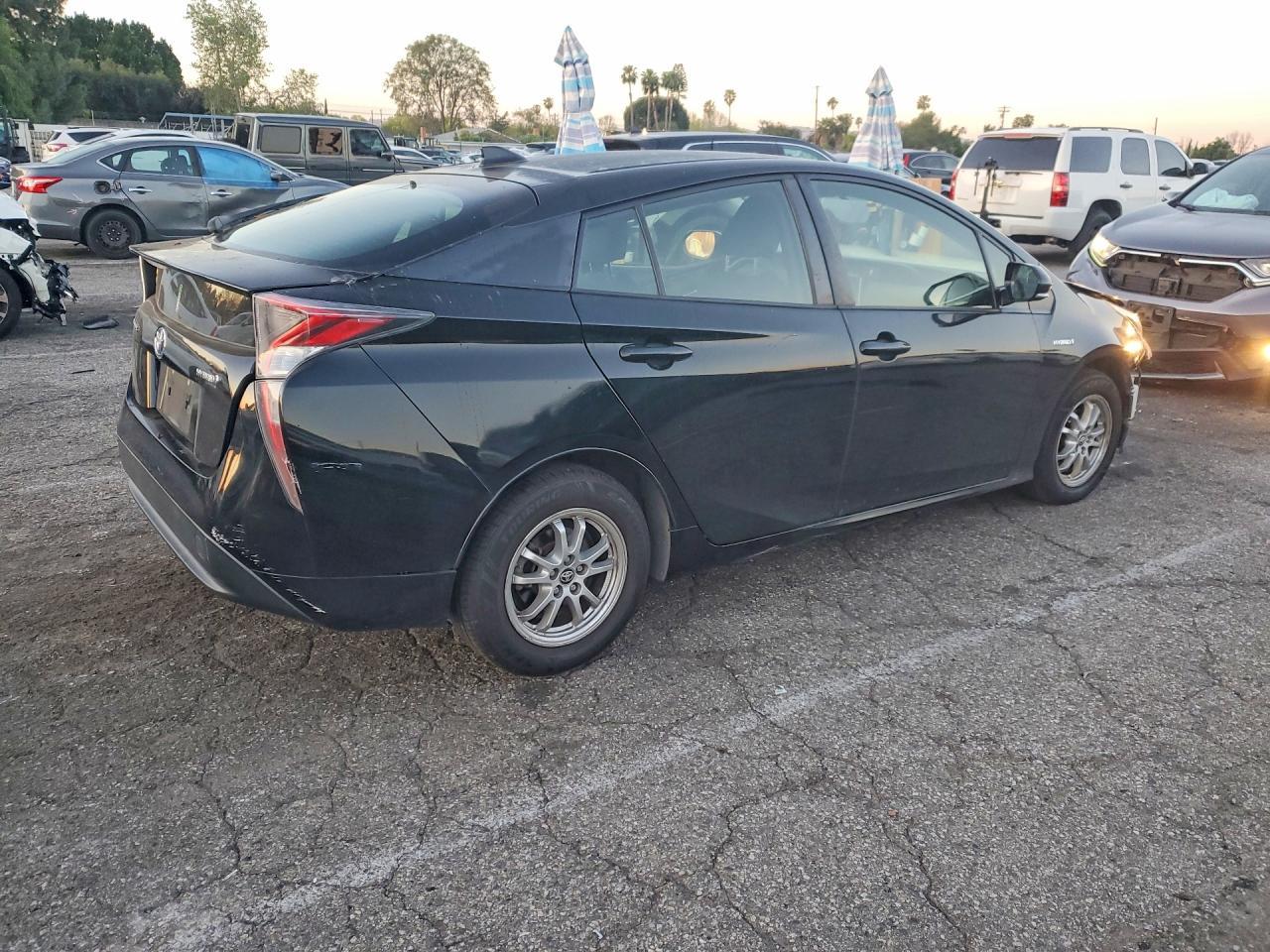 2016 TOYOTA PRIUS