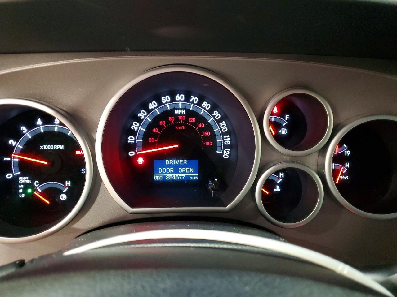 2011 TOYOTA Sequoia