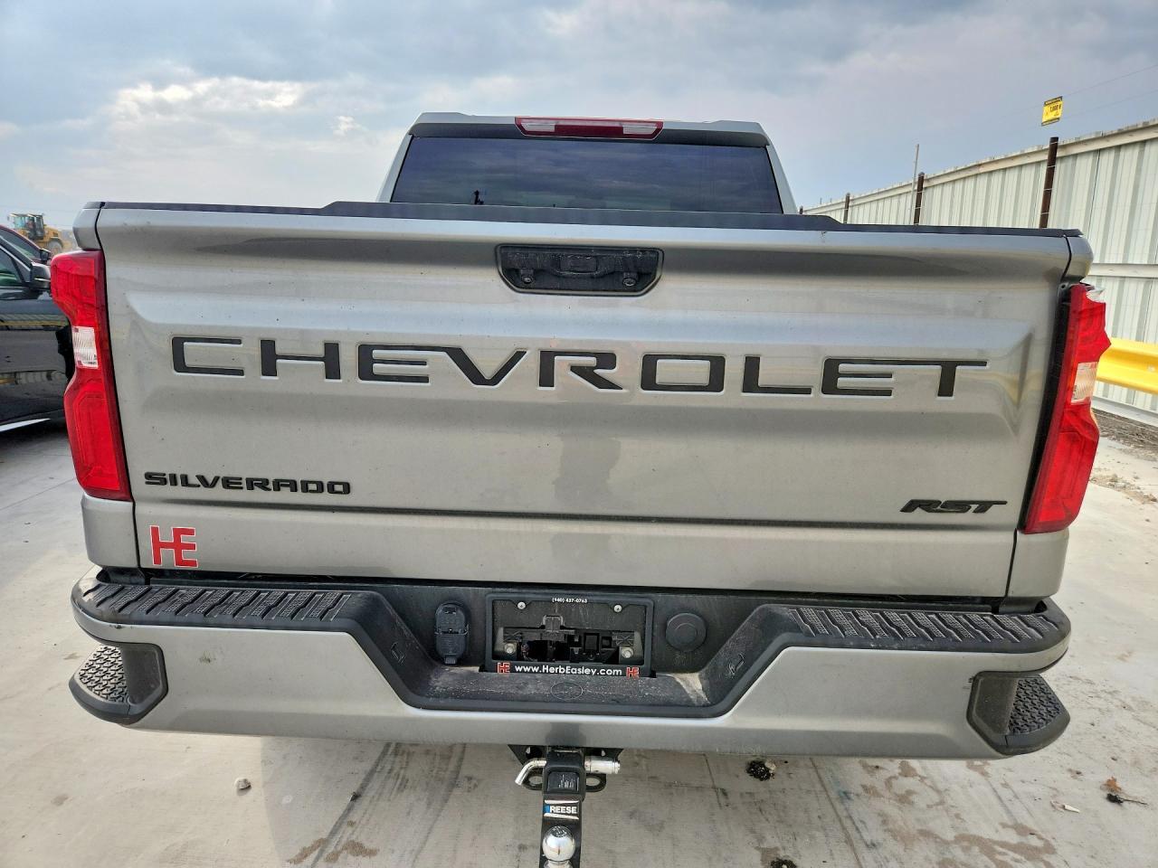 2025 CHEVROLET Silverado