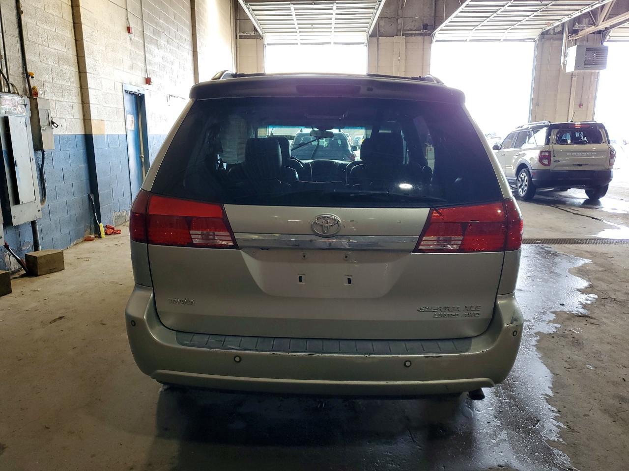 2005 TOYOTA SIENNA