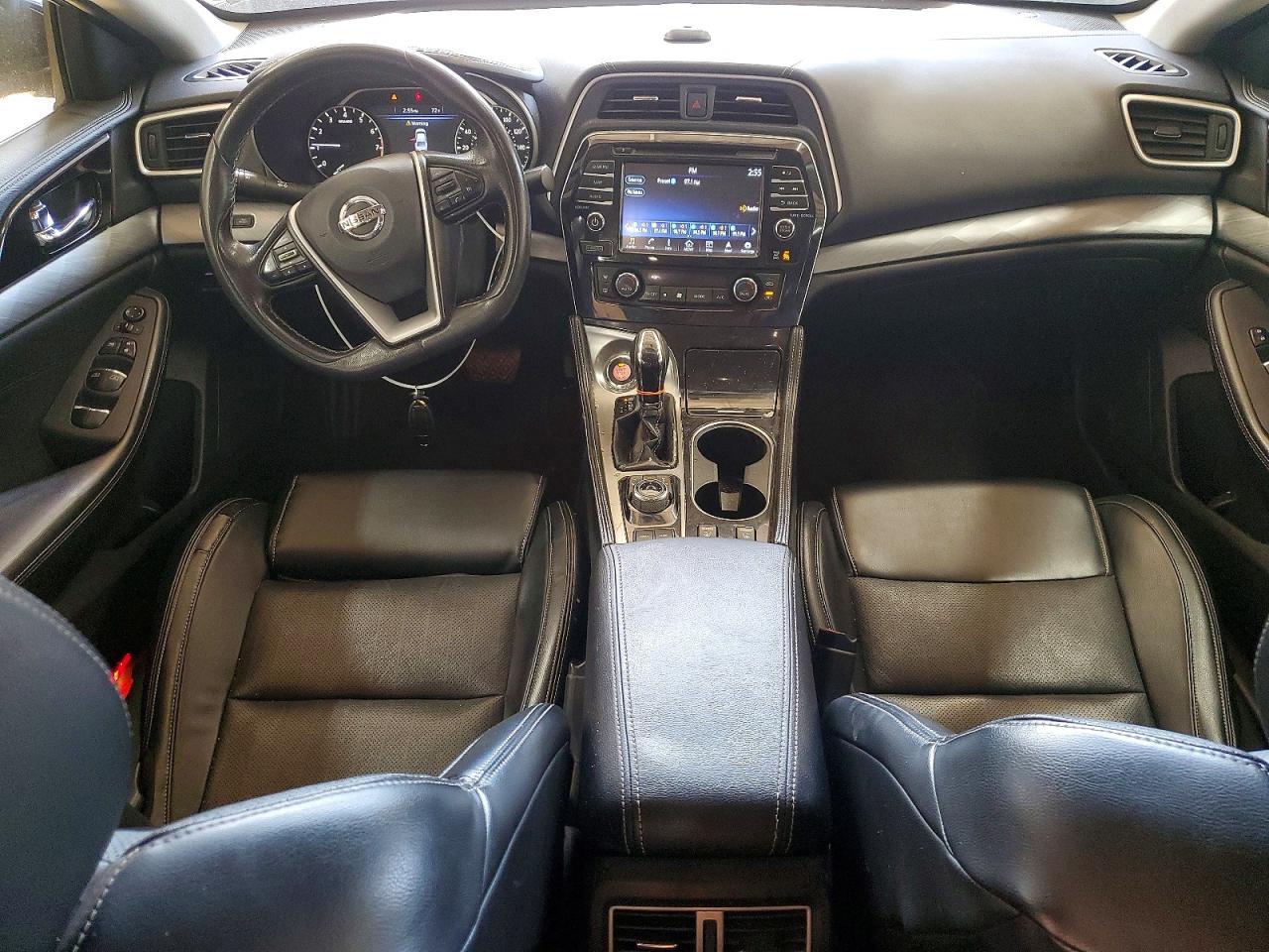 2017 NISSAN Maxima