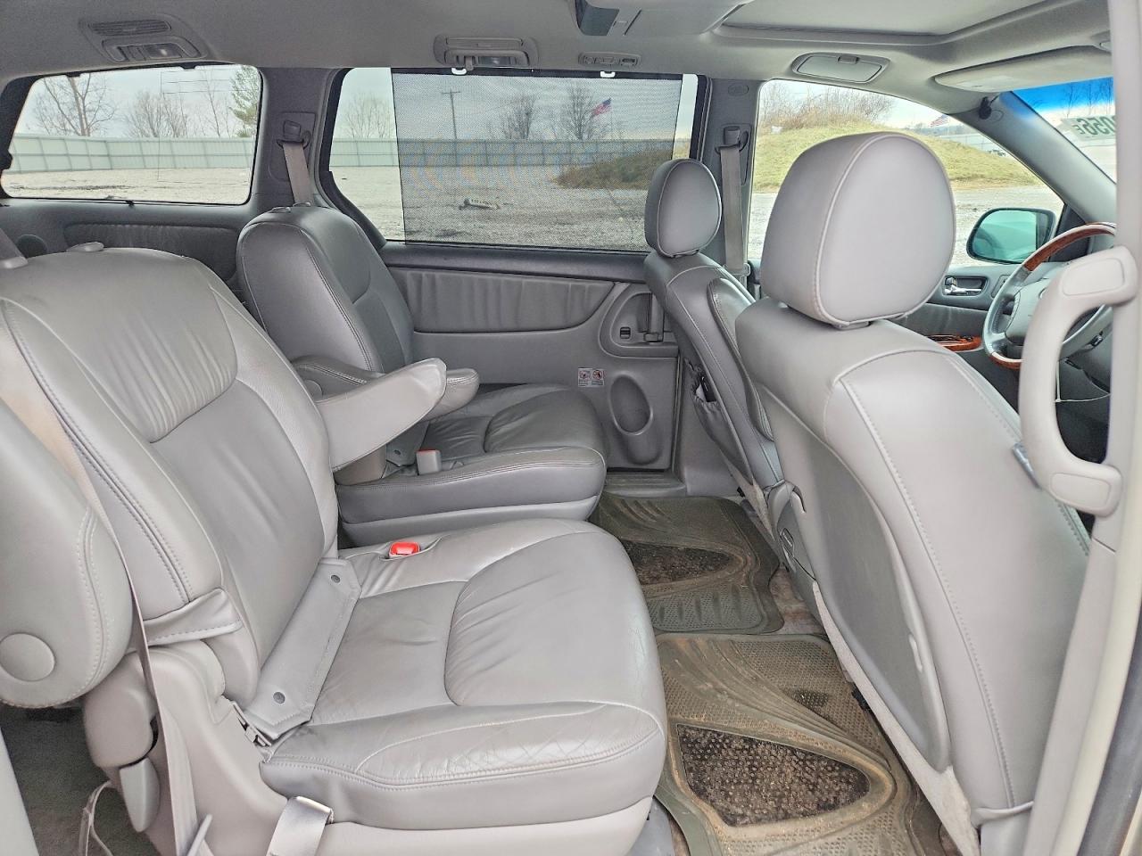 2006 TOYOTA SIENNA