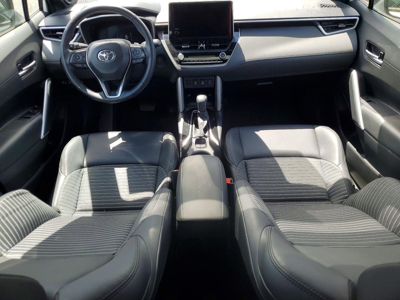 2024 TOYOTA Corolla Cross