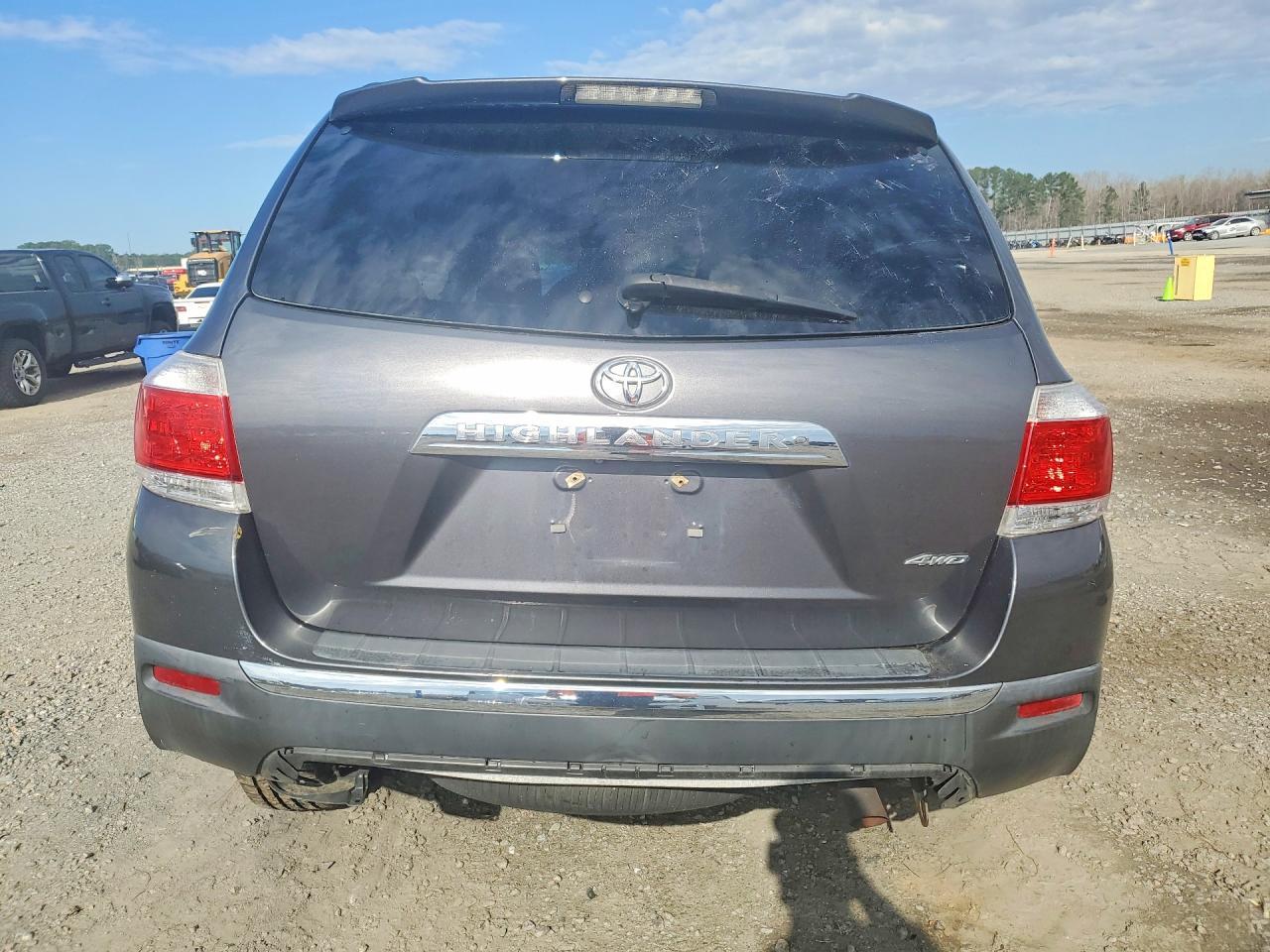 2011 TOYOTA HIGHLANDER