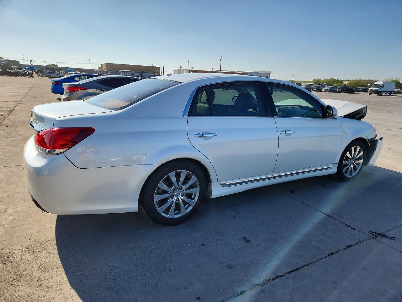 2011 TOYOTA Avalon