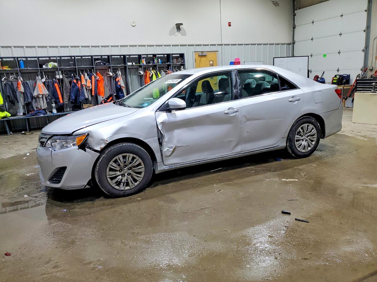 2014 TOYOTA CAMRY