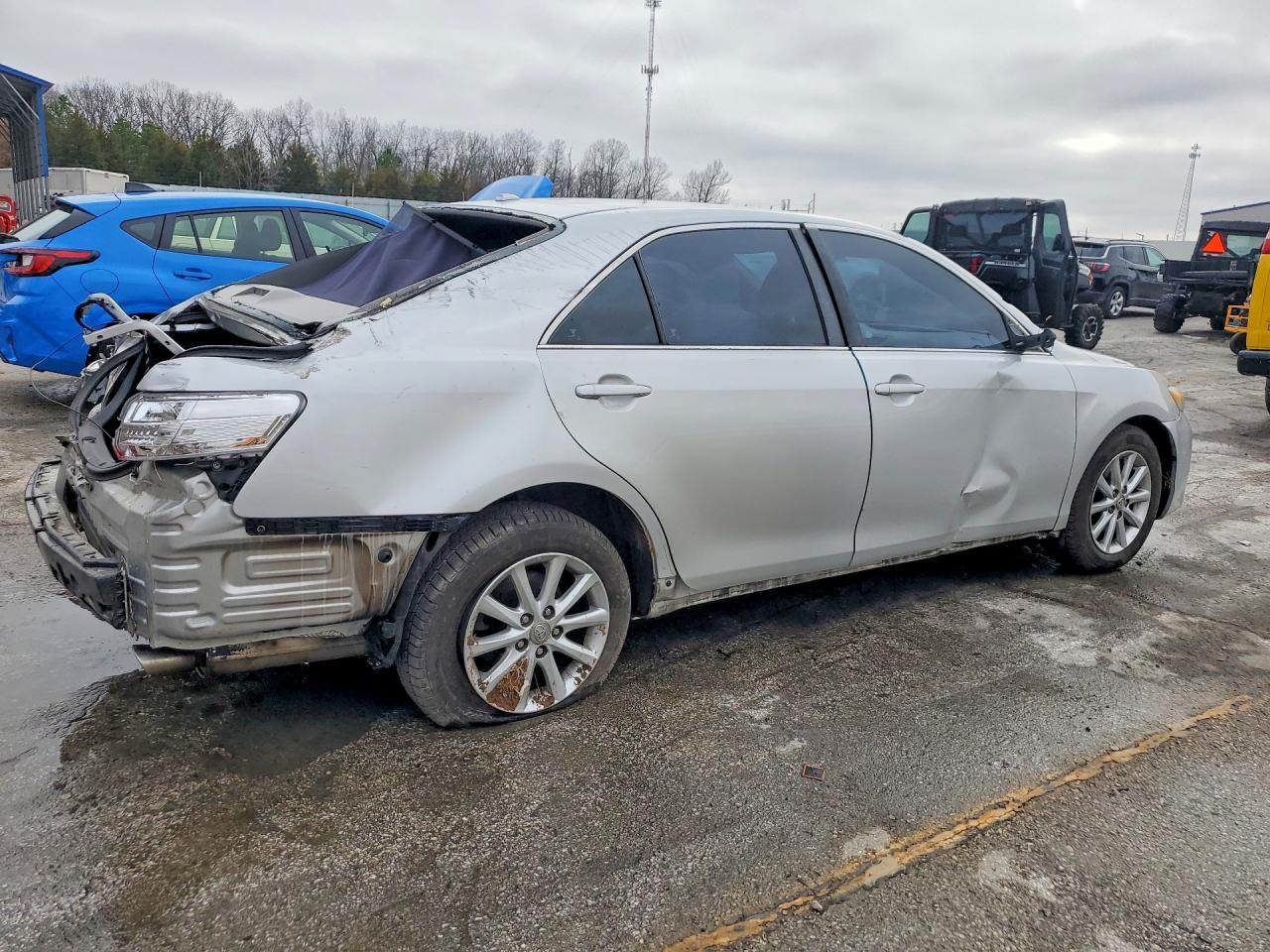 2011 TOYOTA CAMRY