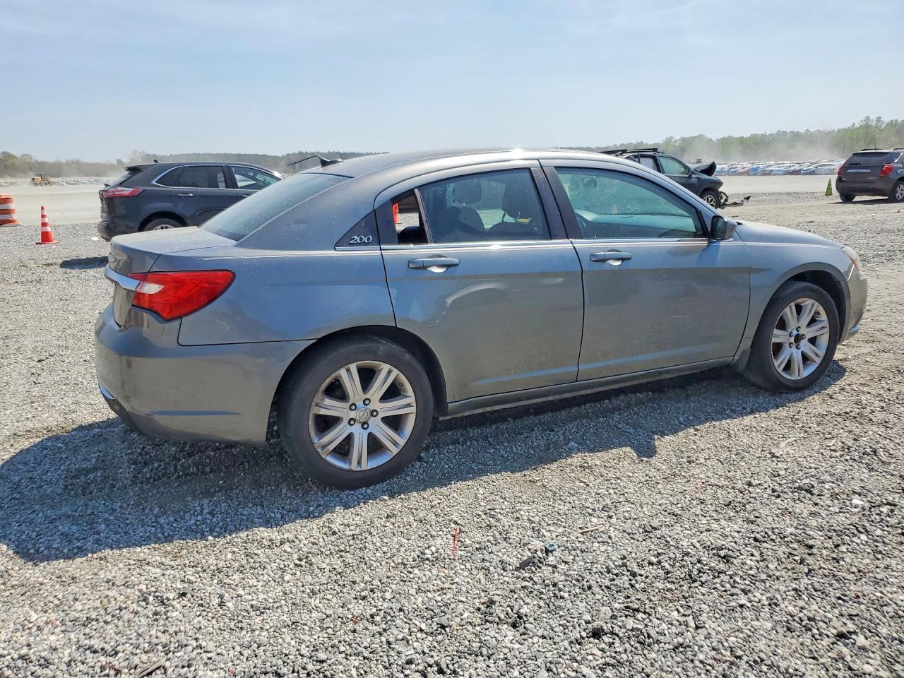 2013 CHRYSLER 200