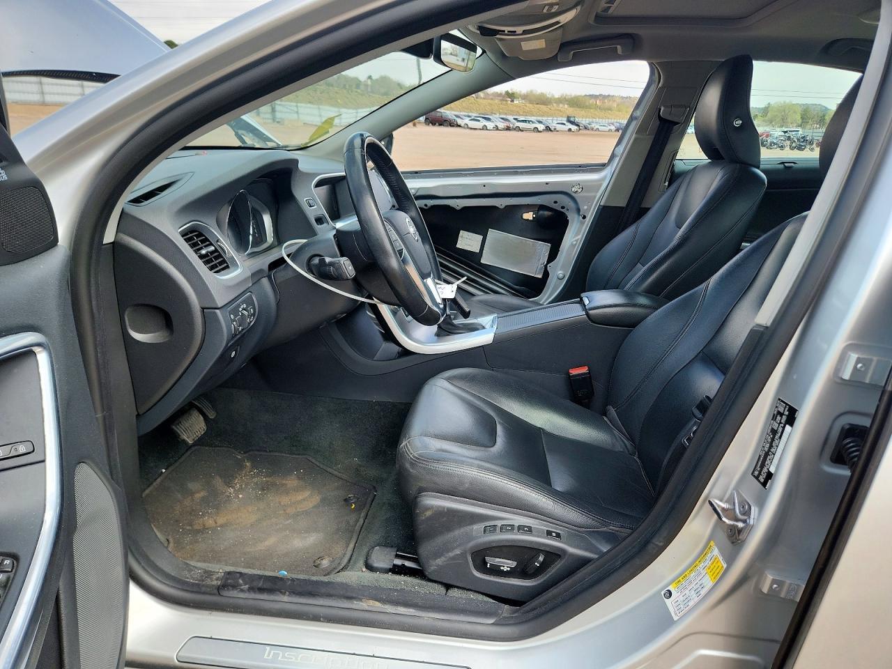 2017 VOLVO S60