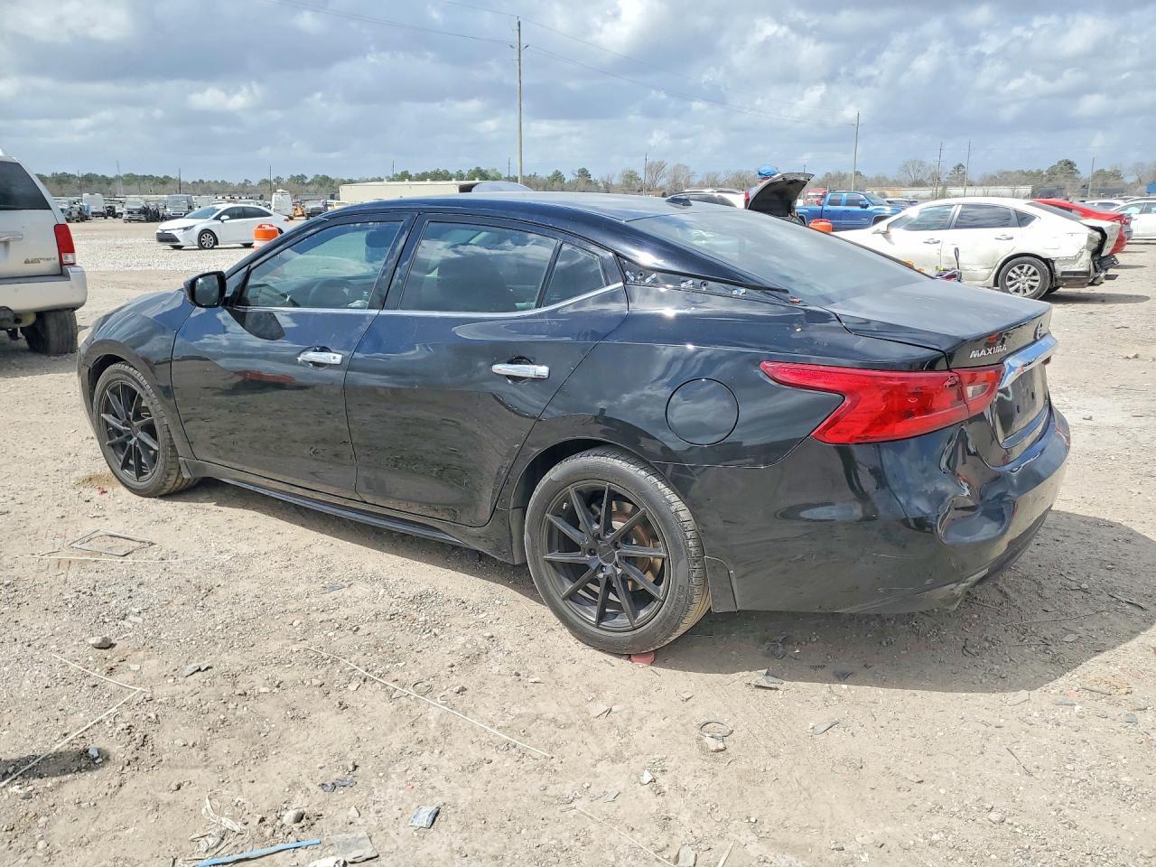 2017 NISSAN Maxima