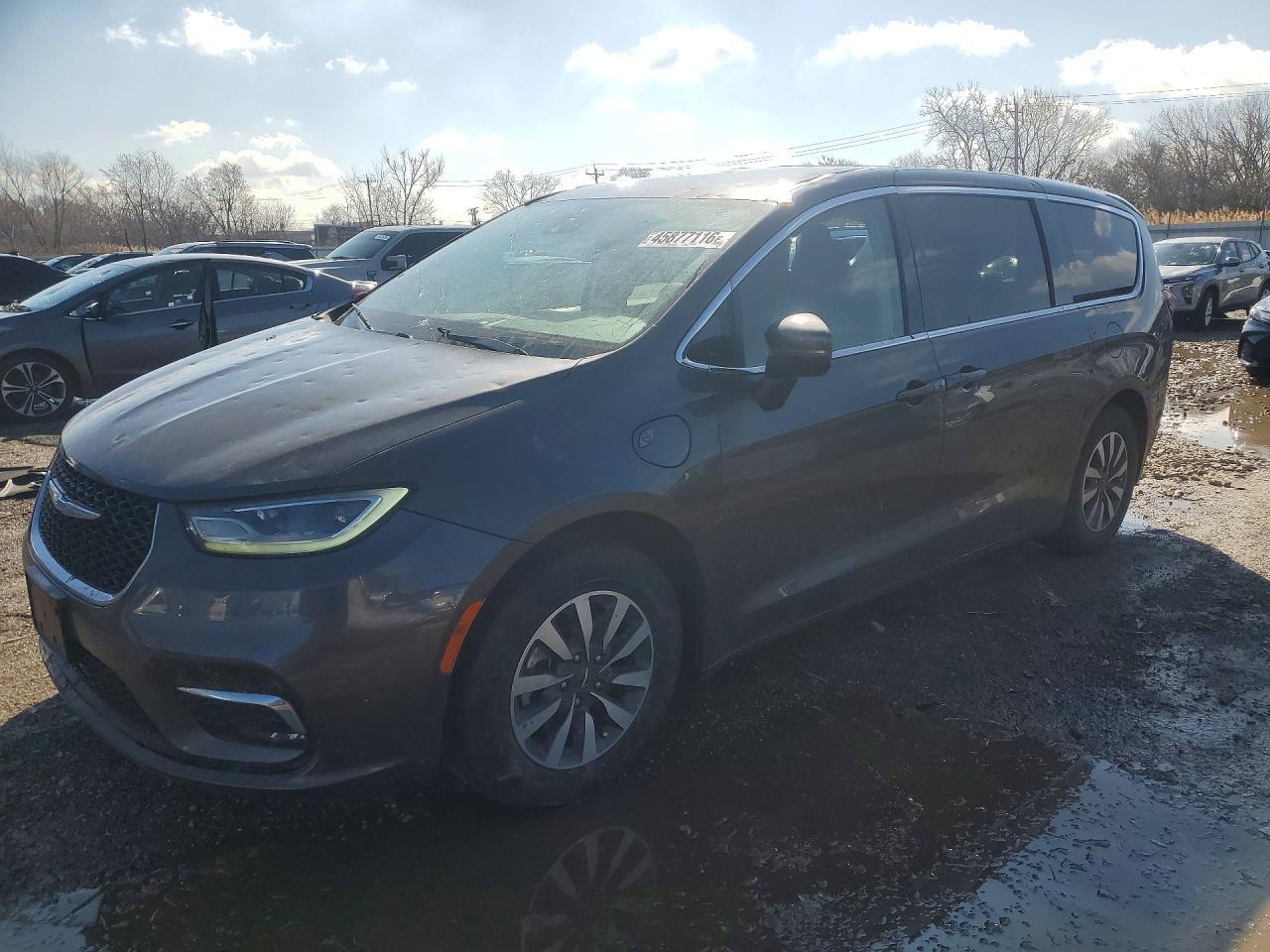 2022 CHRYSLER Pacifica