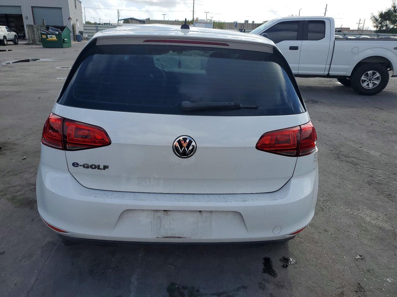 2016 VOLKSWAGEN e-Golf