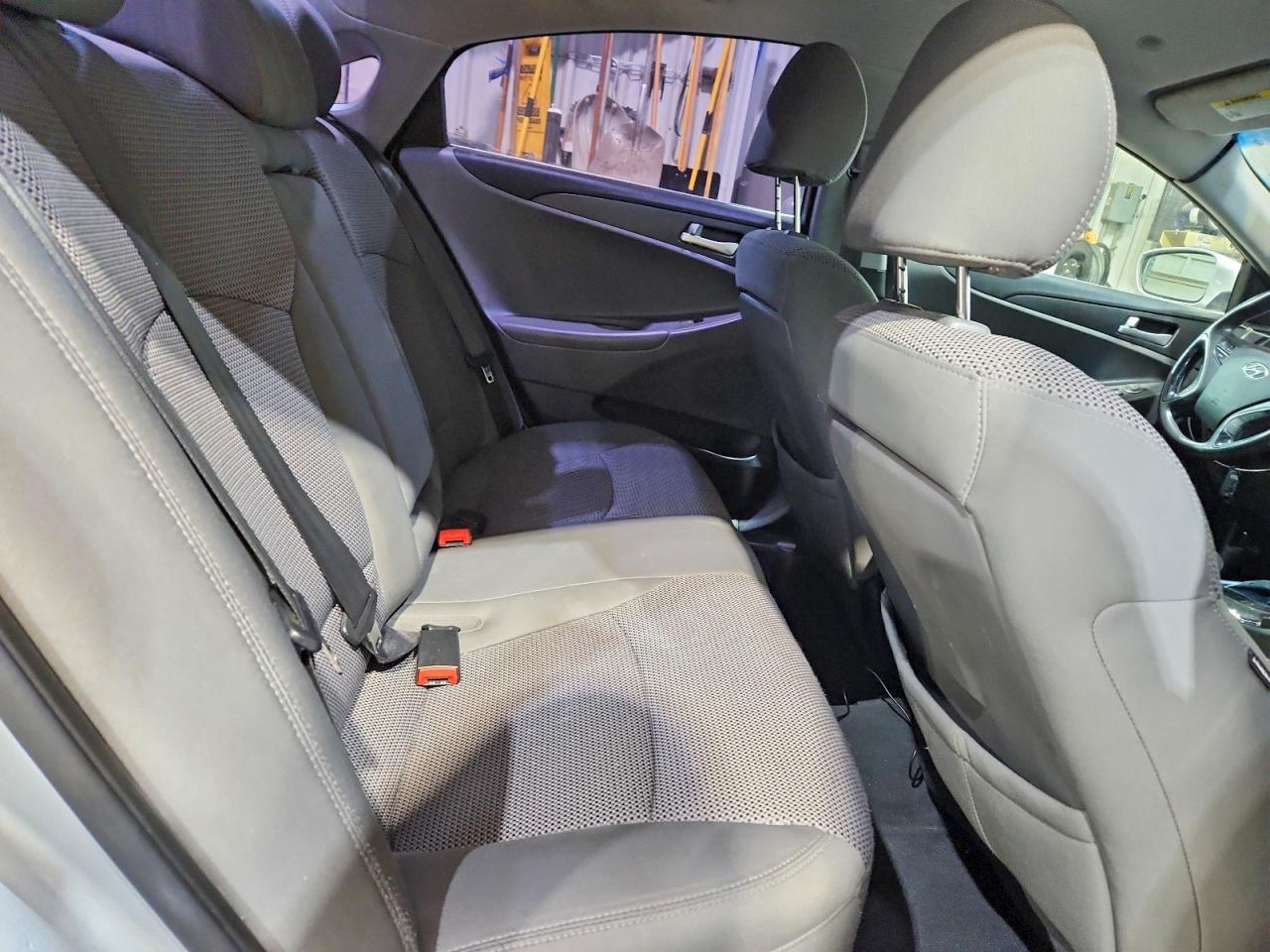 2012 HYUNDAI SONATA