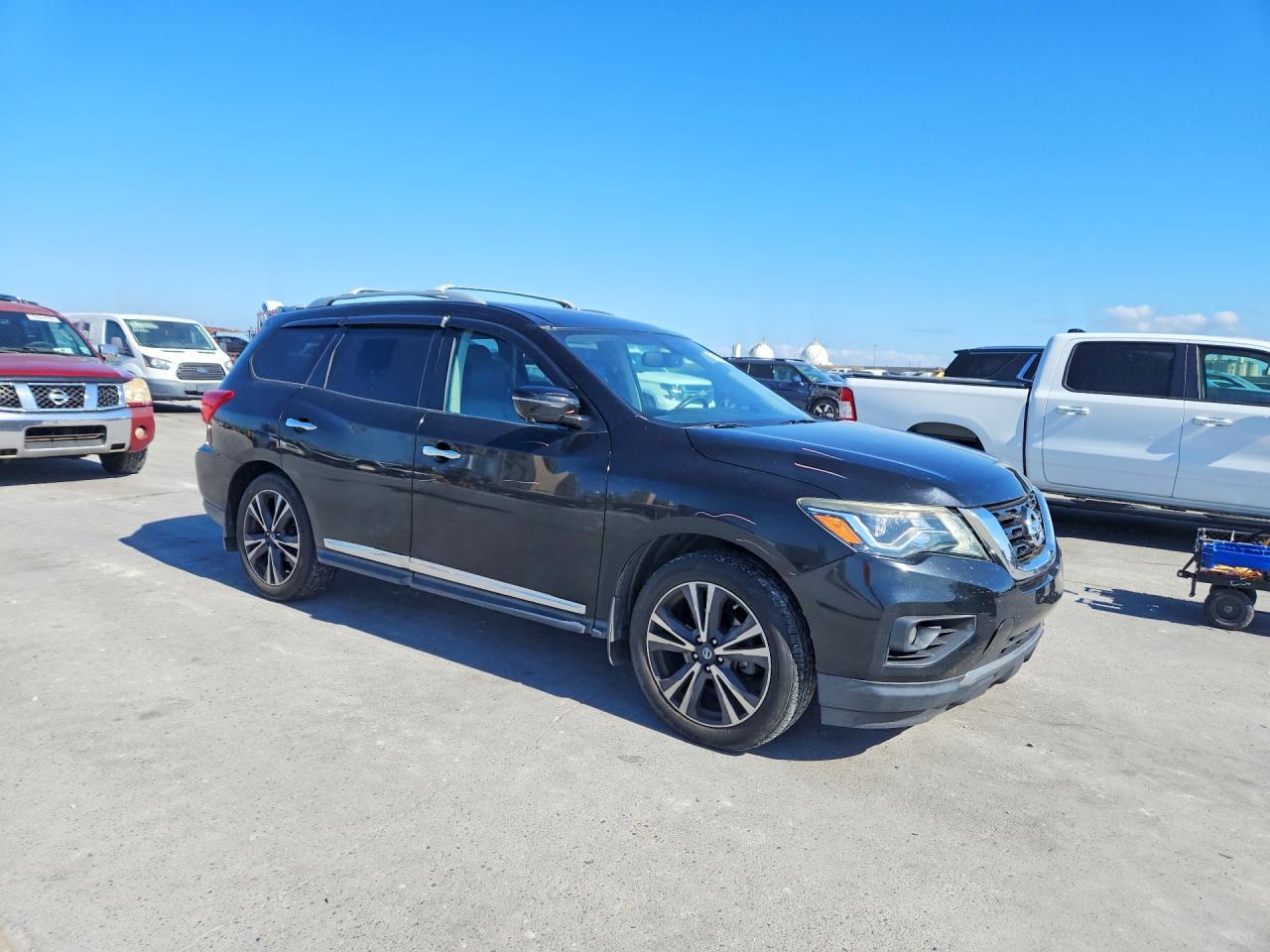 2017 NISSAN PATHFINDER