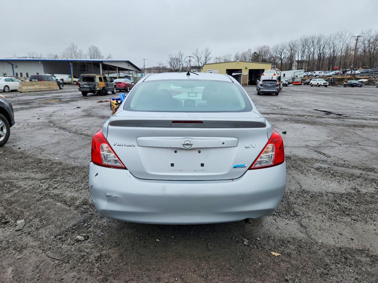 2015 NISSAN VERSA