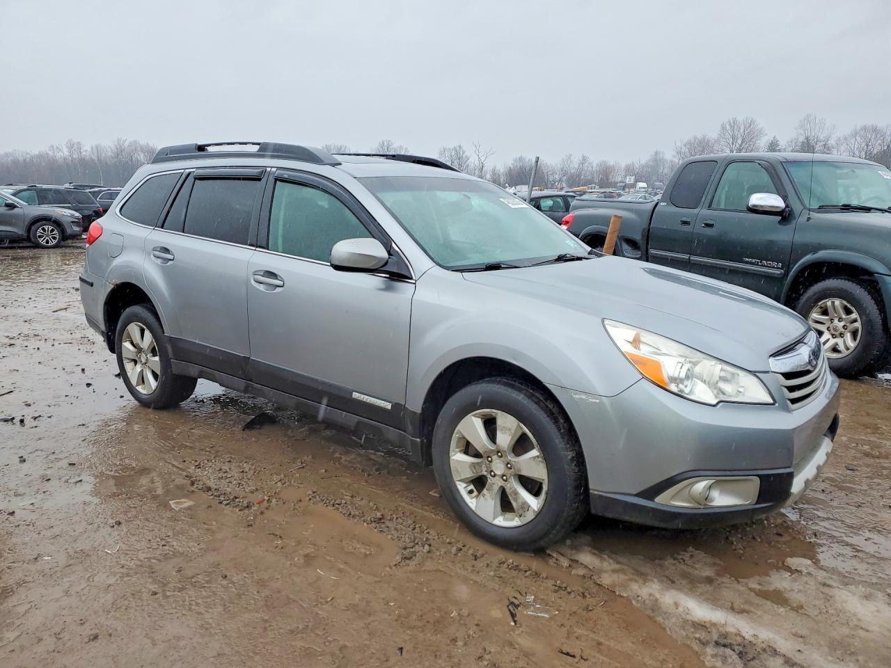 2010 SUBARU Outback