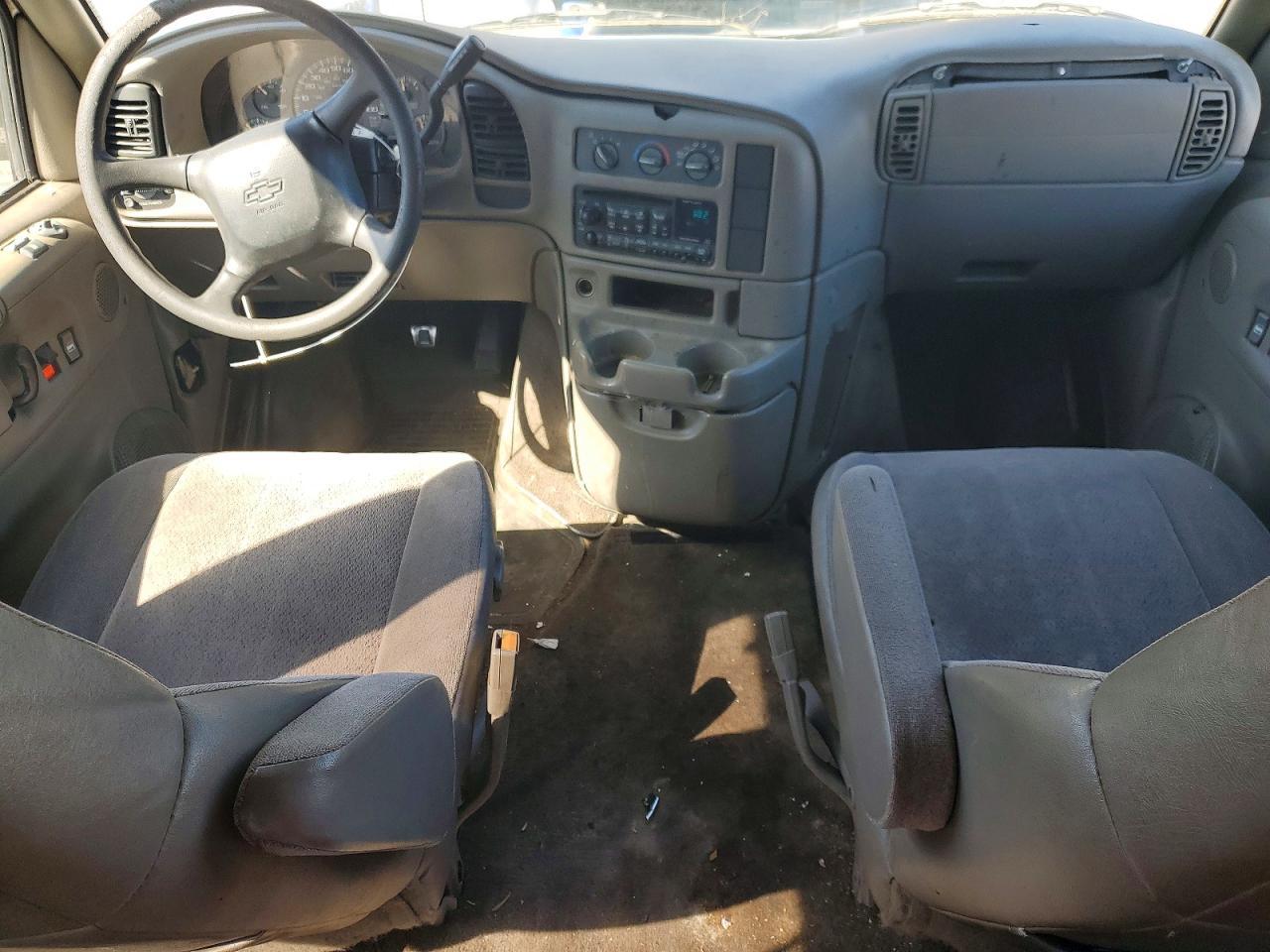 2002 CHEVROLET Astro