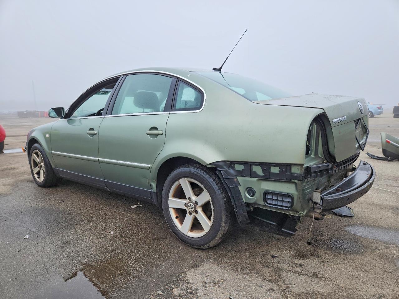 2004 VOLKSWAGEN Passat