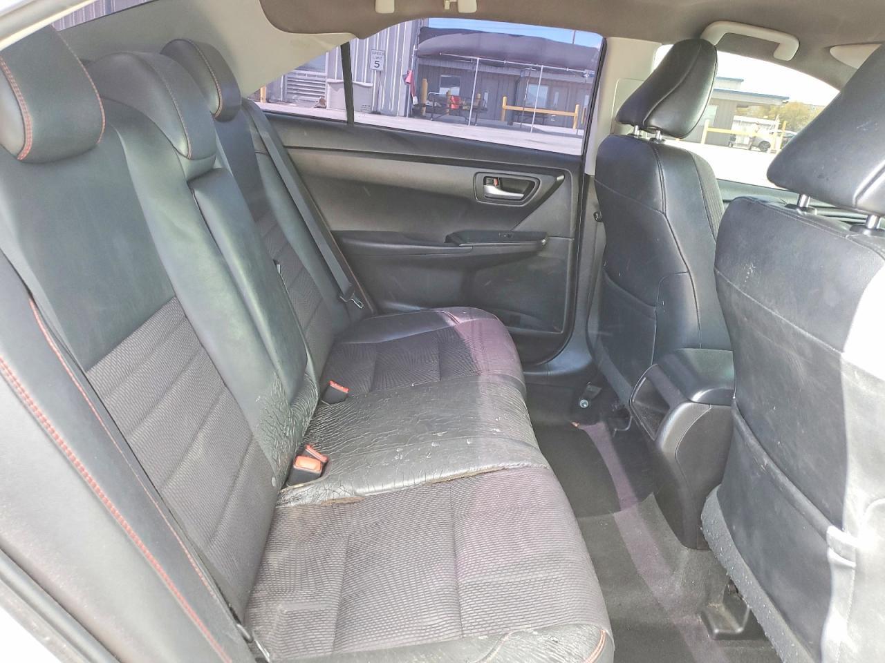 2016 TOYOTA CAMRY