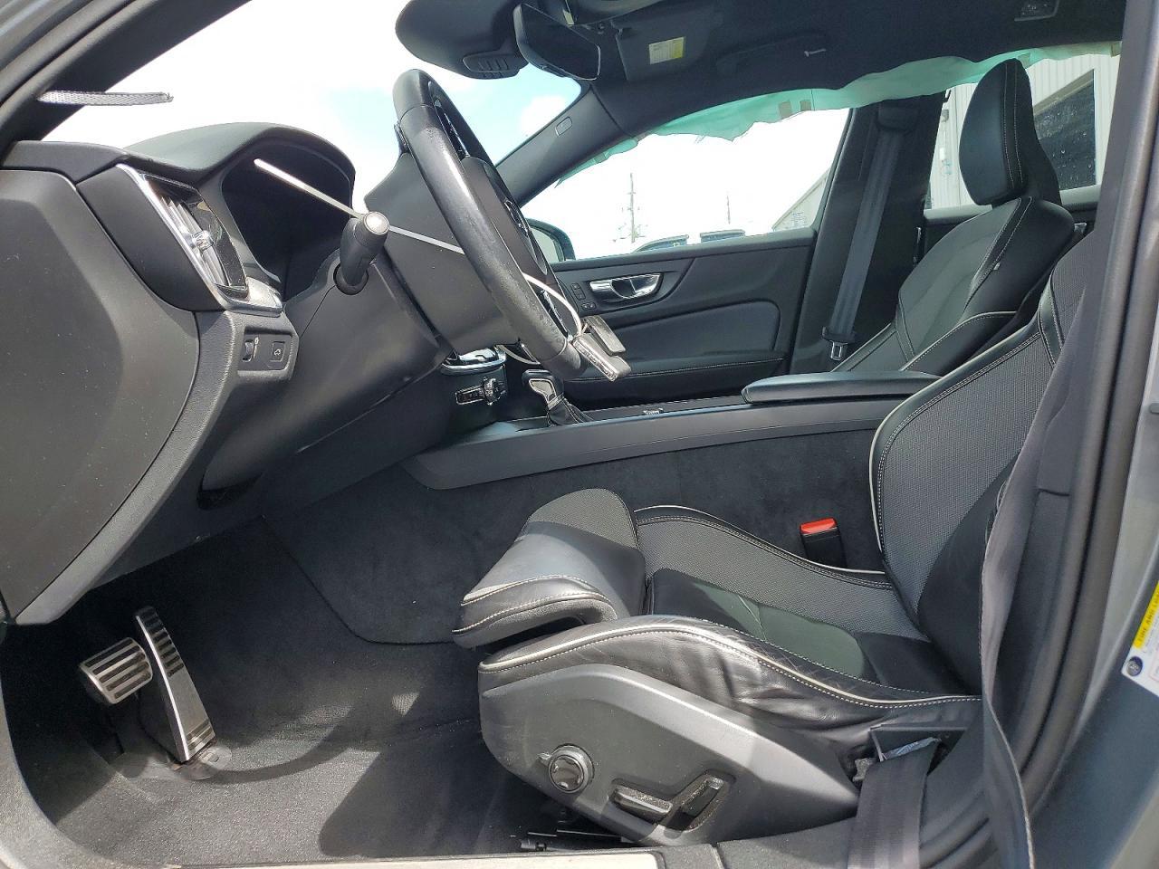 2019 VOLVO S60
