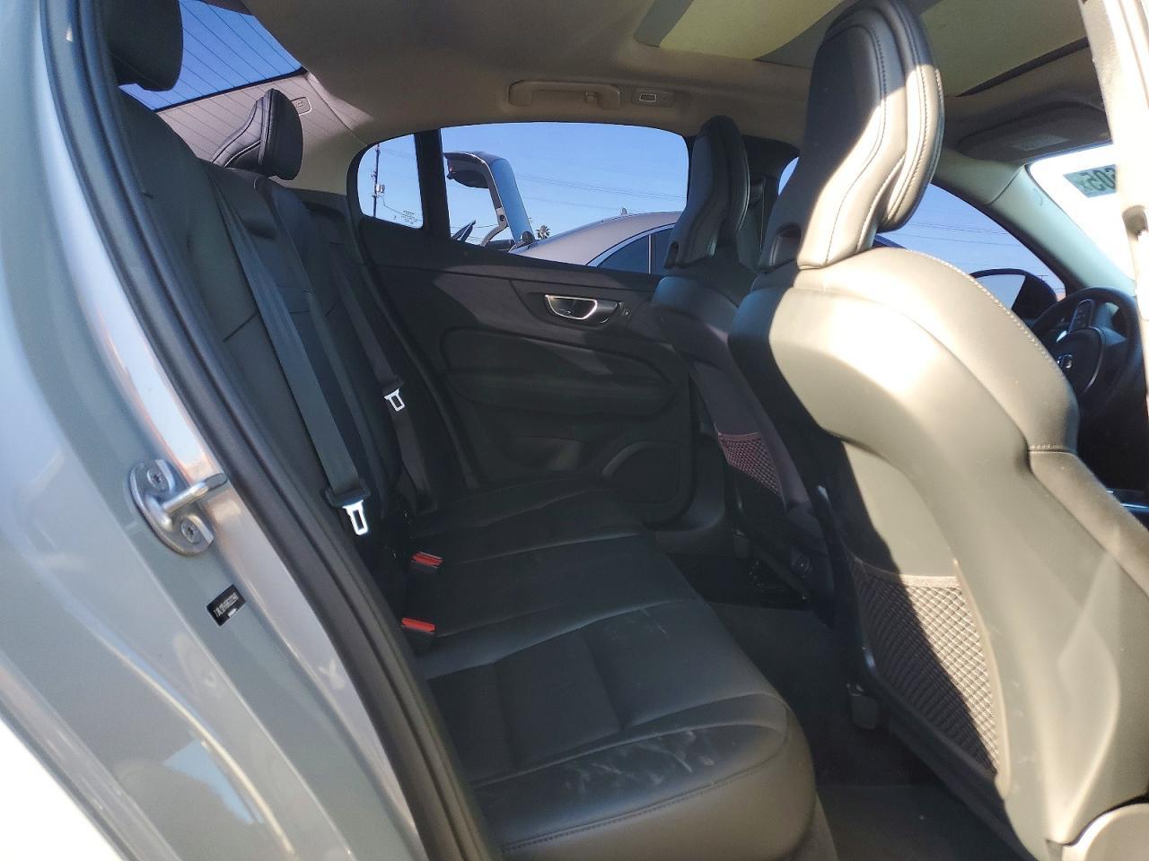 2024 VOLVO 260
