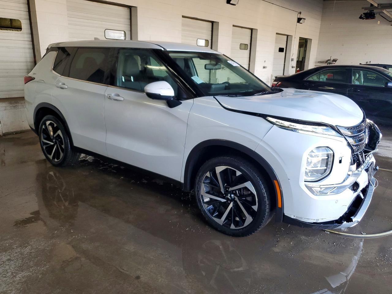 2023 MITSUBISHI outlander
