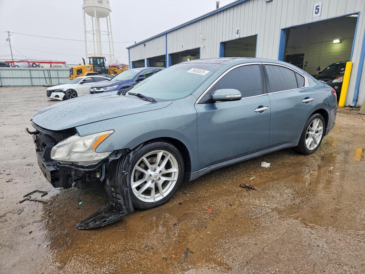 2010 NISSAN Maxima