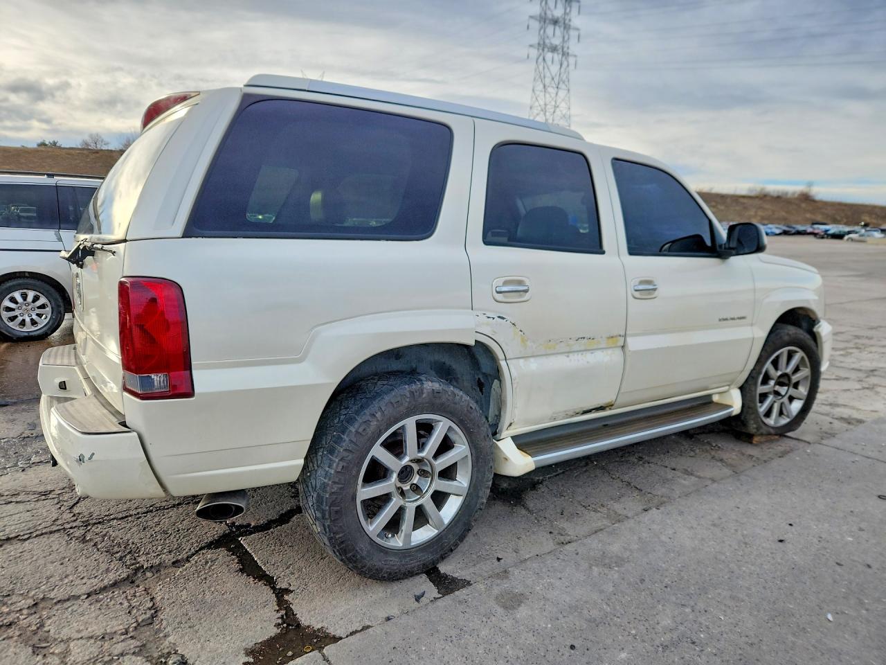2004 CADILLAC ESCALADE