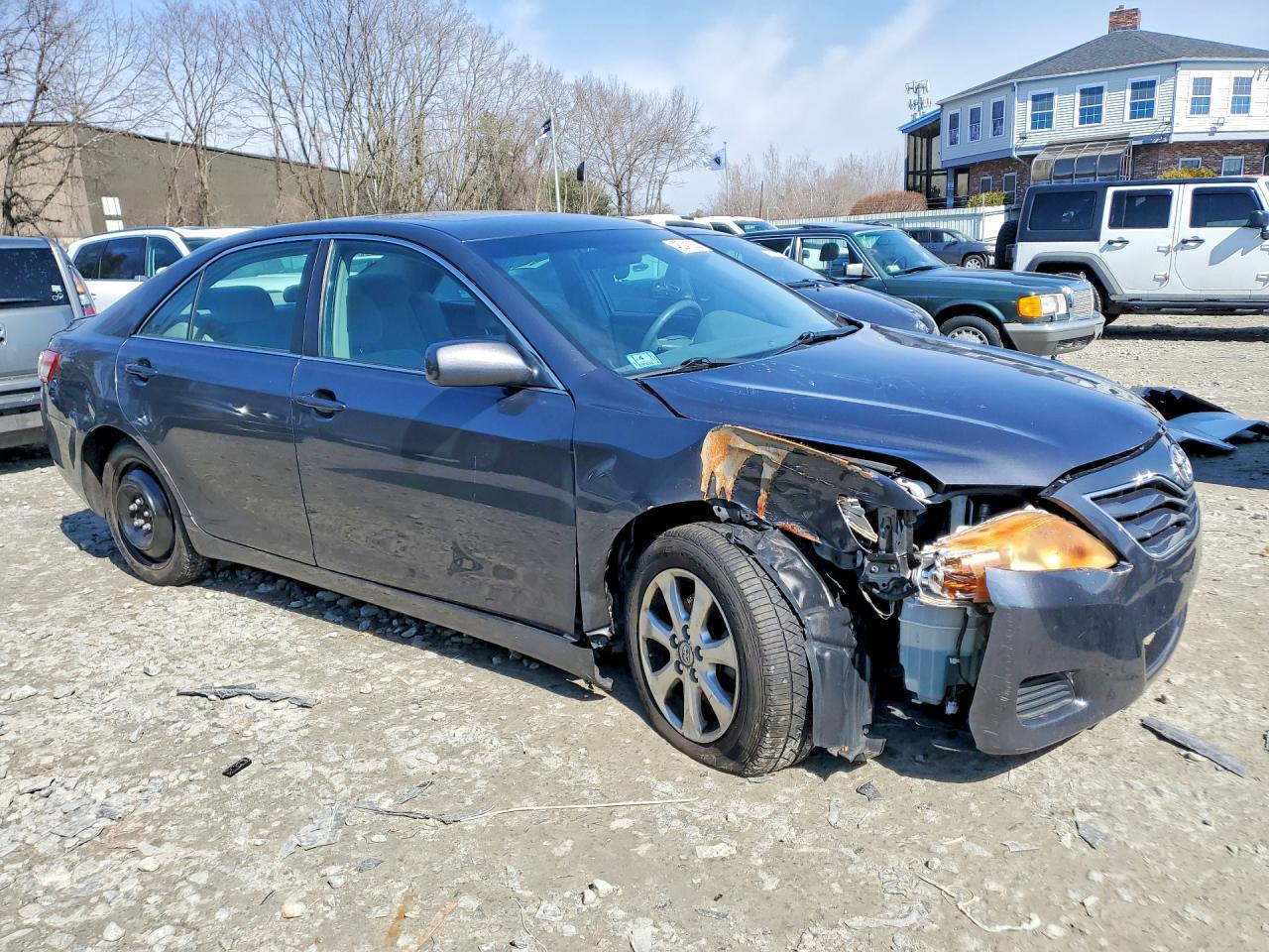 2011 TOYOTA CAMRY