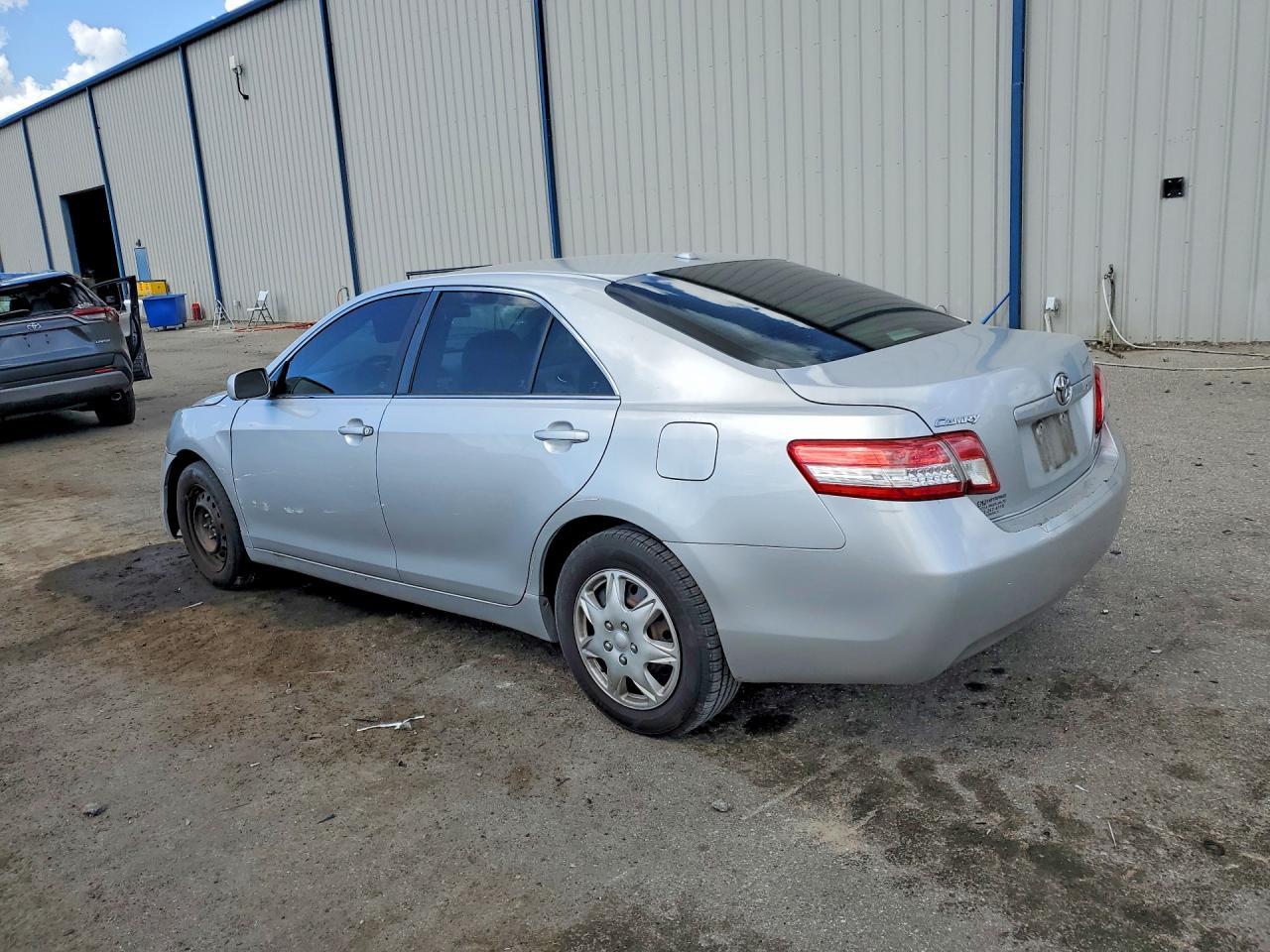 2011 TOYOTA CAMRY