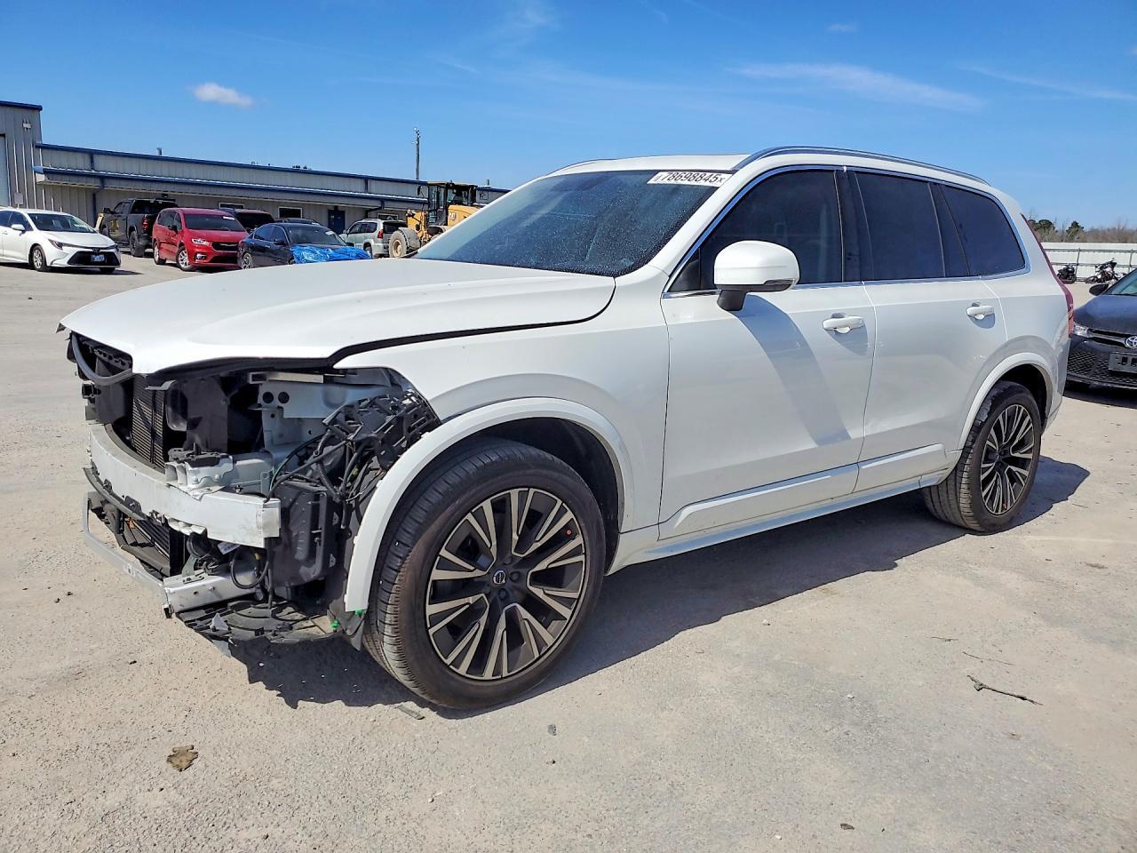 2022 VOLVO XC90