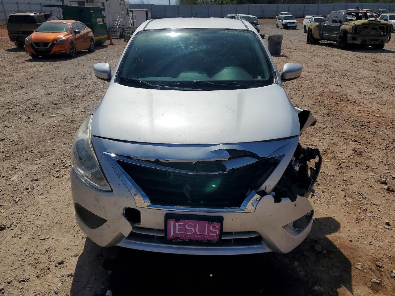 2015 NISSAN VERSA
