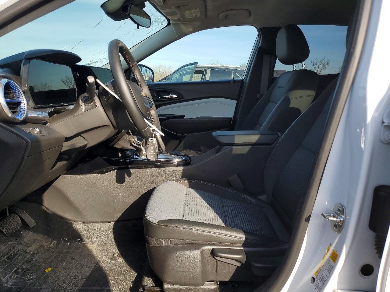 2025 CHEVROLET TRAX