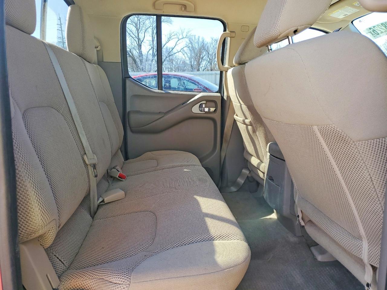 2016 NISSAN Frontier