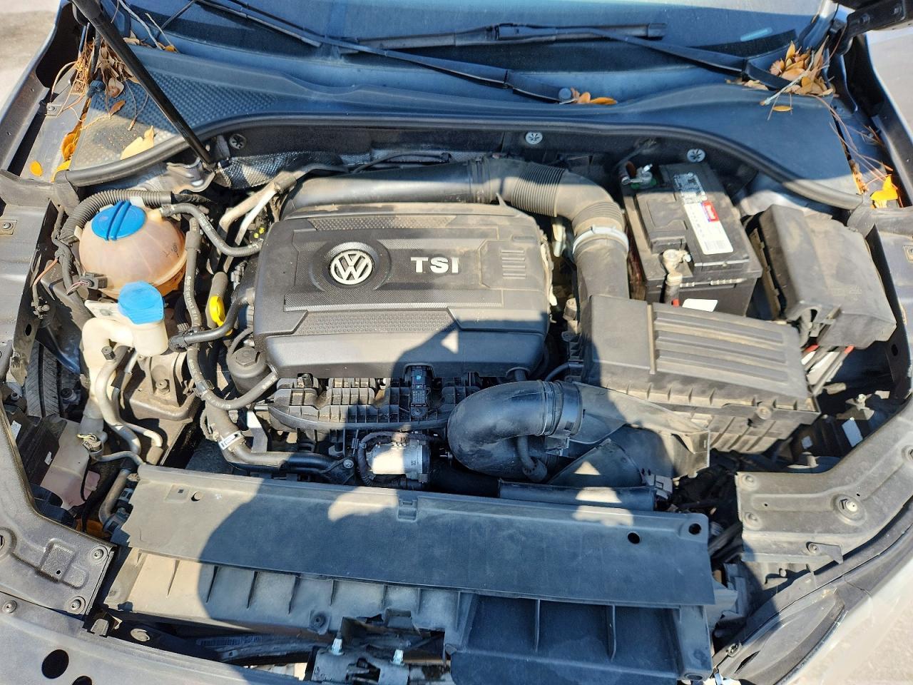 2014 VOLKSWAGEN Passat