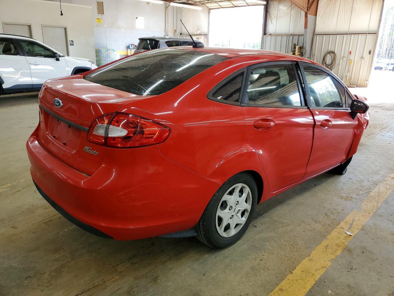 2013 FORD Fiesta