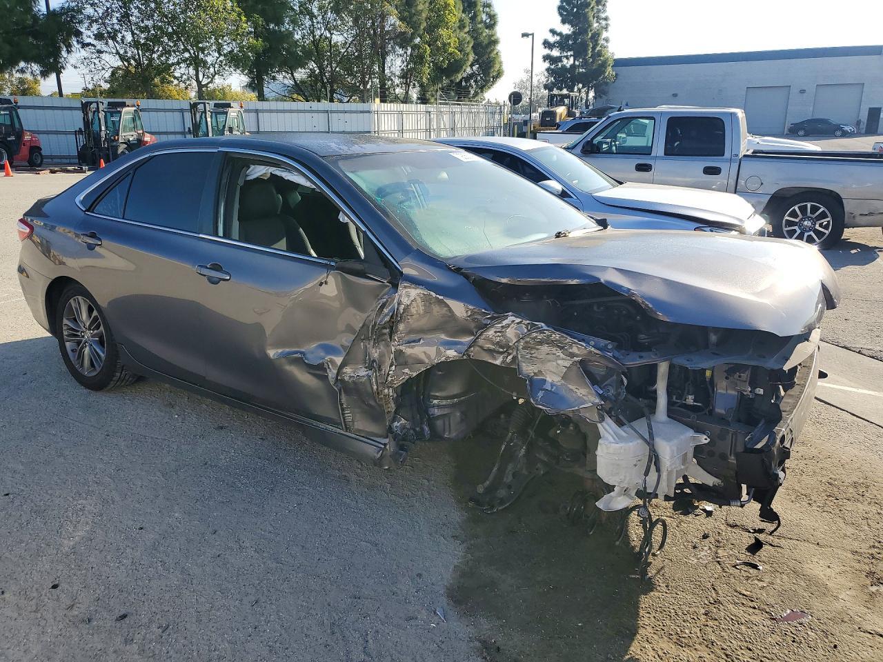 2016 TOYOTA CAMRY