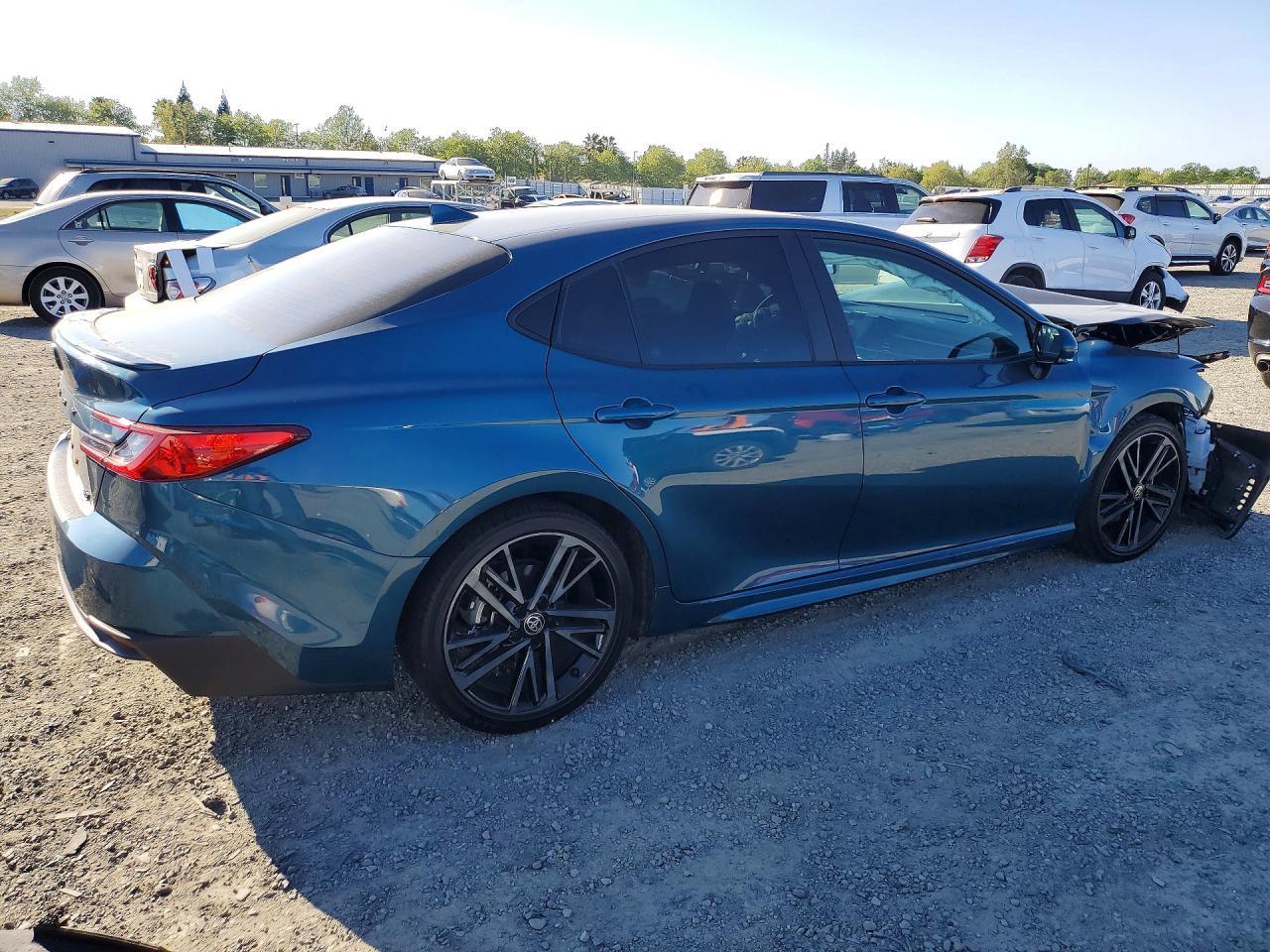 2025 TOYOTA CAMRY