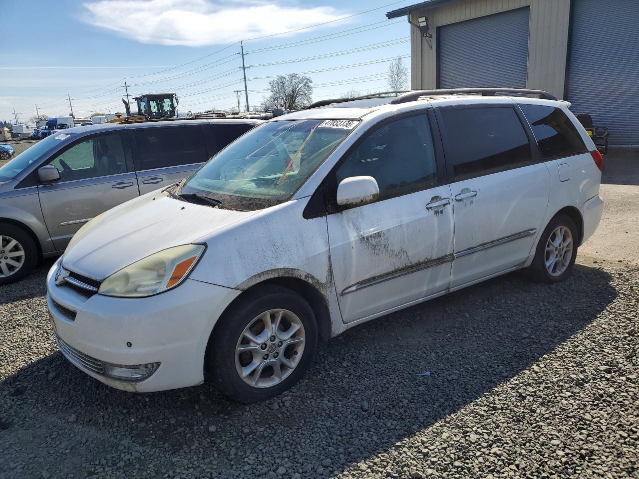 2004 TOYOTA SIENNA