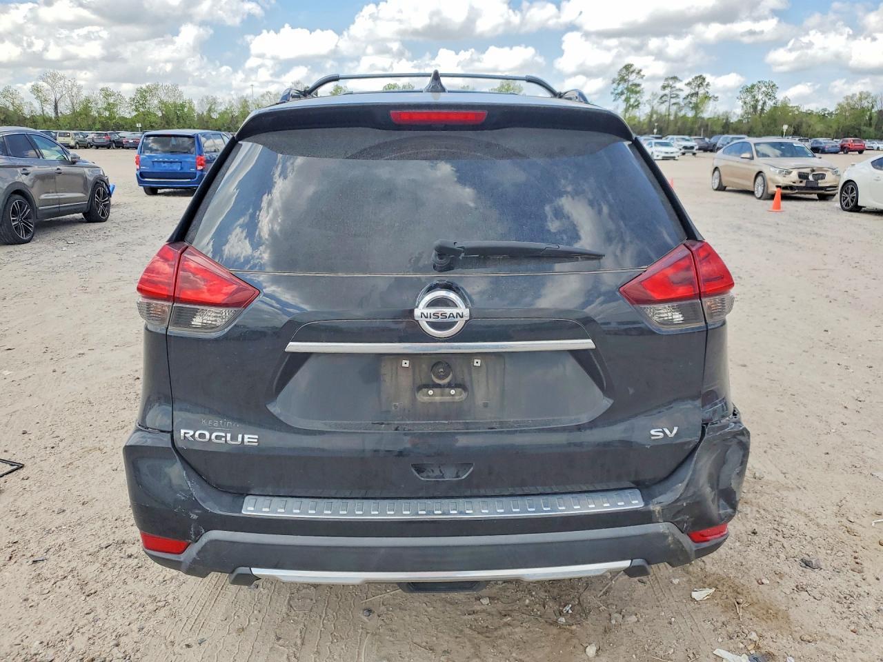 2017 NISSAN ROGUE