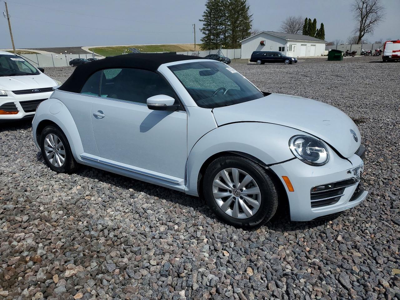 2017 VOLKSWAGEN Beetle