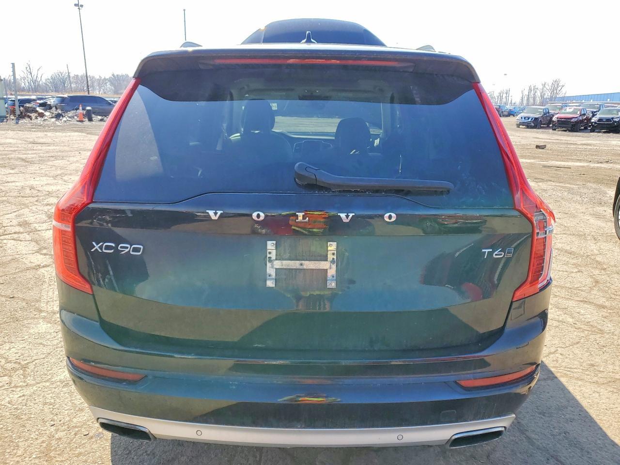 2021 VOLVO XC90