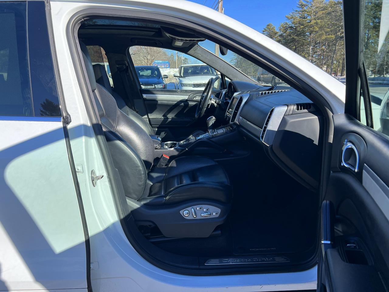 2015 PORSCHE CAYENNE