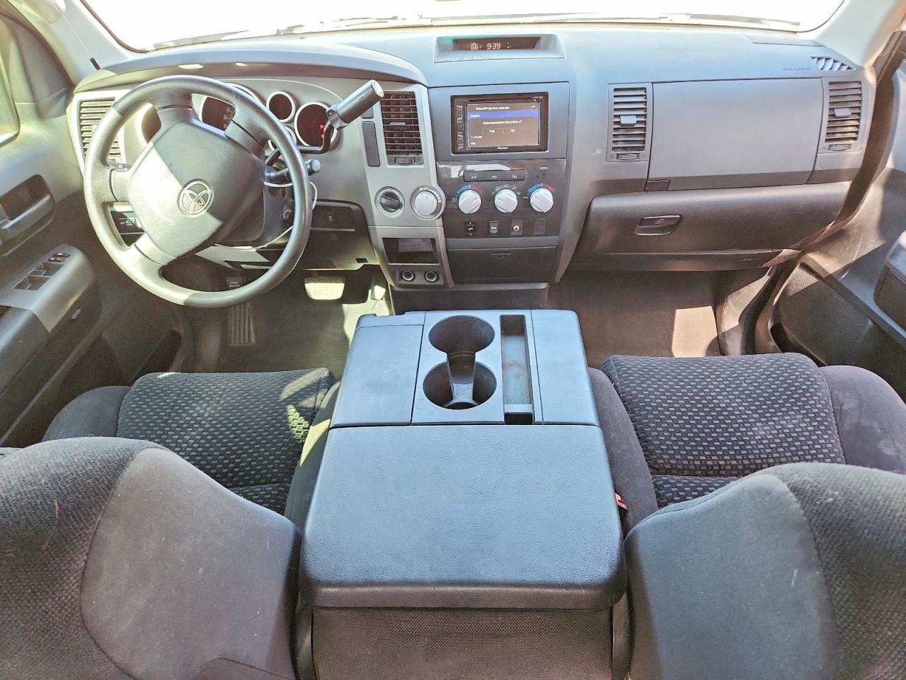 2011 TOYOTA TUNDRA