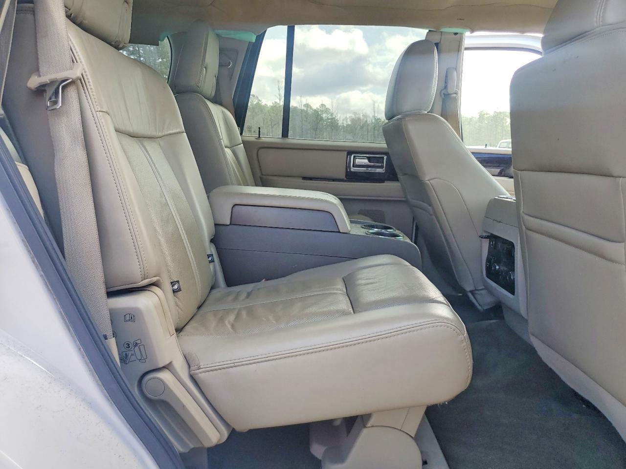 2017 LINCOLN Navigator